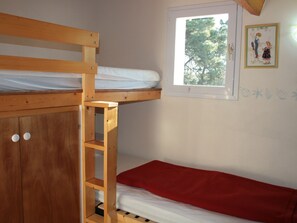 2 bedrooms, iron/ironing board