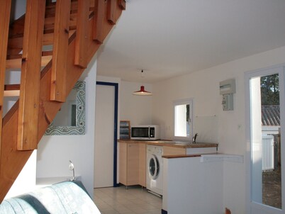 Beachside Escape: Cozy House Close to Forest and Beach, Pet-Friendly, WiFi, Parking