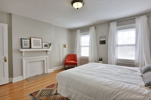 3 bedrooms, iron/ironing board, travel cot, free WiFi