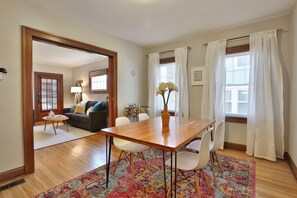 Dining - Top Rated Clintonville Home-Close to EVERYTHING! (Columbus)