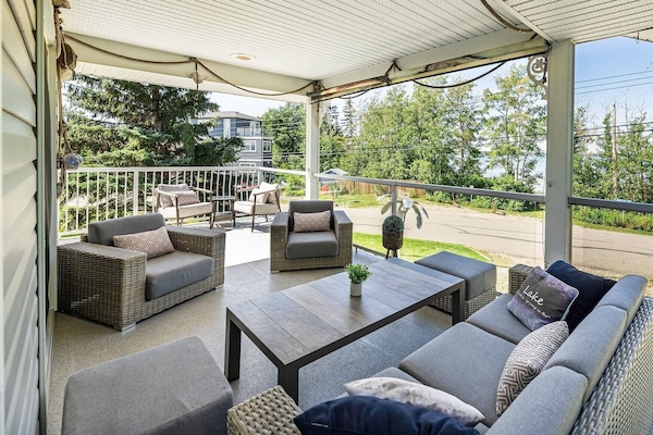 Front deck, spectacular lake view. Covered and Comfy - NEW furniture