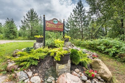 Crystal Palace Cottage, Kawartha Lakes