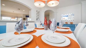 Dining - Disney Retreat: Themed Rooms w Pool Close2Parks (Kissimmee)