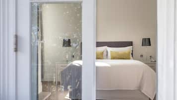 Soundproofing, free WiFi, bed sheets