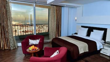 Superior Double Room | Minibar, individually decorated, individually furnished, desk
