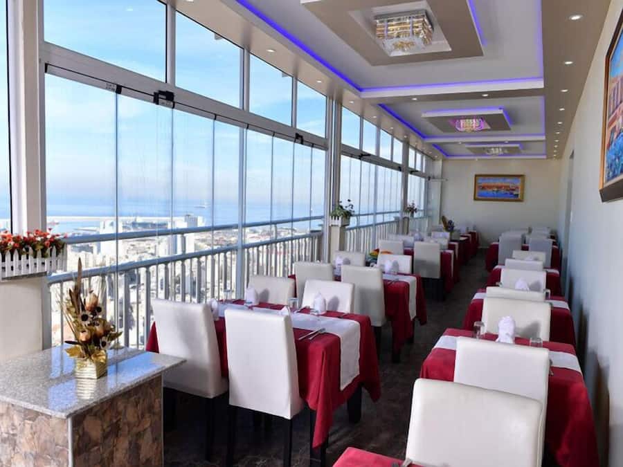 Spécialités Cuisine locale et internationale