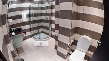Deep-soaking bathtub, free toiletries, hair dryer, towels
