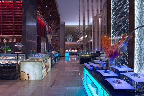 2 restaurants, breakfast, lunch, dinner served; Chinese cuisine