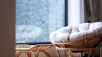 Cortinas blackout, tabla de planchar con plancha y wifi gratis