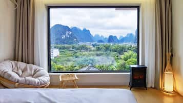 Elite Room, 1 Queen Bed | Blackout curtains, iron/ironing board, free WiFi, bed sheets