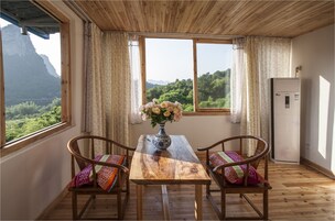 Cortinas blackout, tabla de planchar con plancha y wifi gratis 