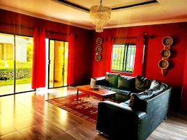 Apartamento design, 3 quartos, para não fumantes, acesso à piscina | Vista para o jardim