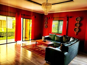 Design appartement, 3 slaapkamers, niet-roken, toegang tot zwembad | Uitzicht op de tuin