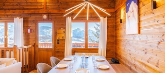 Luxury chalet in Alpe d'Huez at the foot of the slopes, close to shops