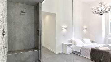 3 bedrooms, in-room safe, iron/ironing board, free WiFi