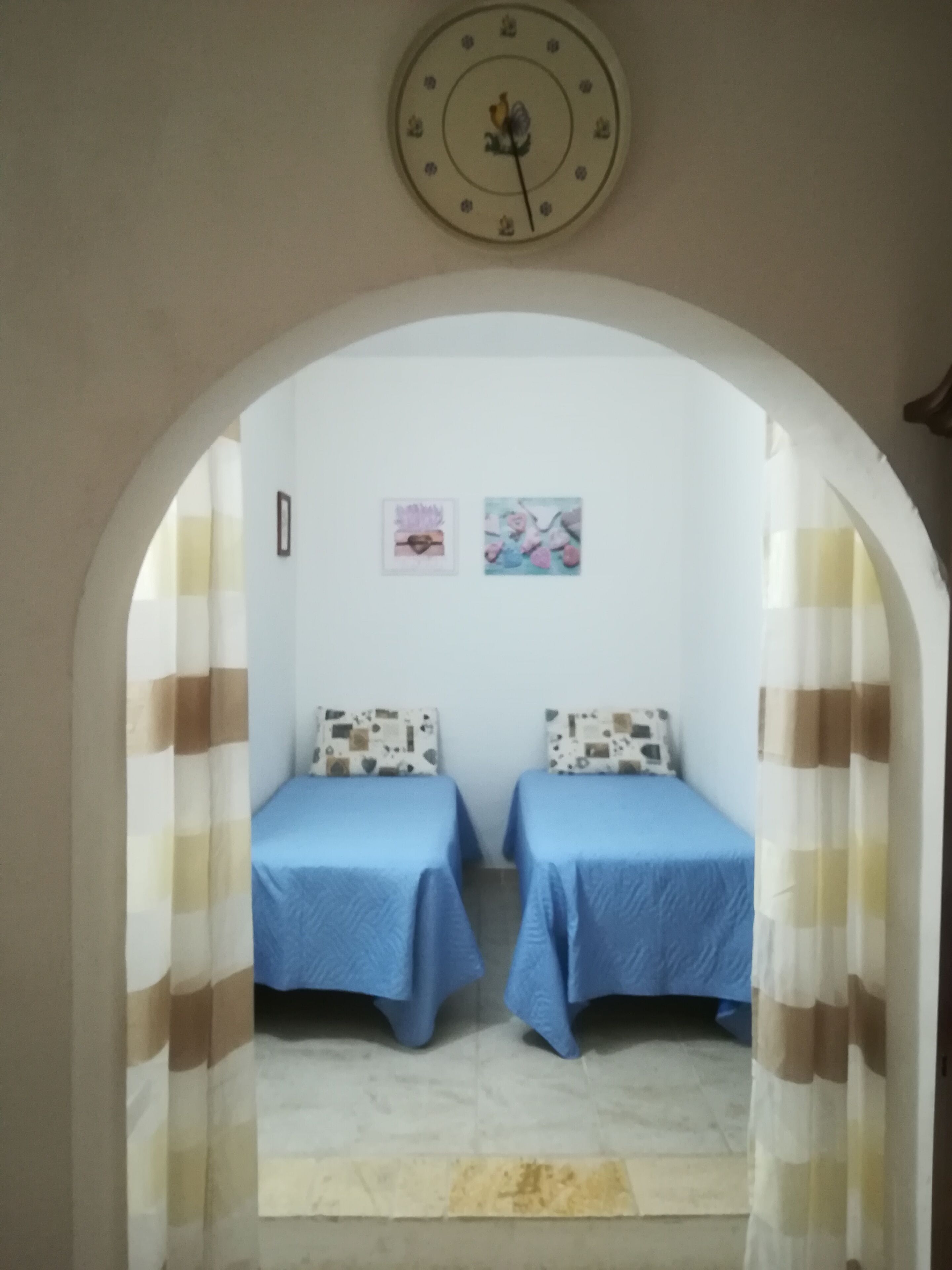5 Schlafzimmer, Schreibtisch, Bügeleisen/Bügelbrett, Reisekinderbett