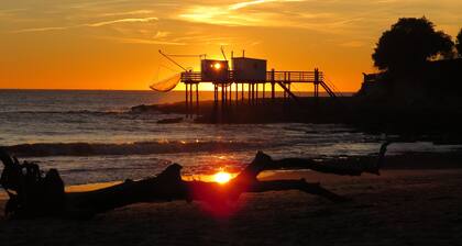 Beautiful apartment direct access beach