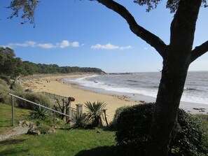 Beach - Beautiful apartment direct access beach (Saint-Palais-sur-Mer)
