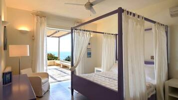 6 bedrooms, iron/ironing board, WiFi, bed sheets