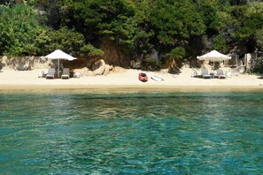 Camastros y toallas de playa 