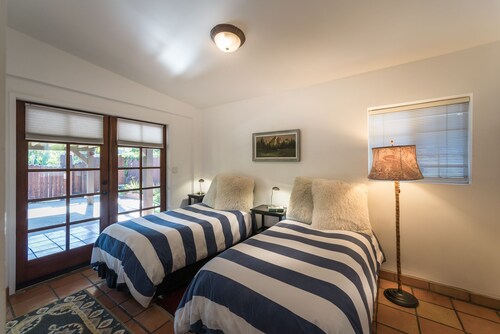 チャーミングホームビーチからわずか2ブロック！