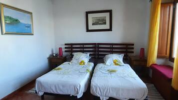 2 slaapkamers, een strijkplank/strijkijzer, gratis wifi, beddengoed