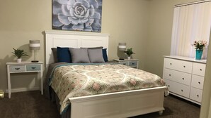 Premium Condo, 1 Bedroom, Kitchen (Unit W5) | 1 bedroom, premium bedding, desk, iron/ironing board - Parkway Suites (West Valley City)