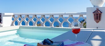 Seaview apartment with beautiful terrace with BBQ deck rocking