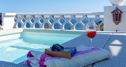 Seaview apartment with beautiful terrace with BBQ deck rocking