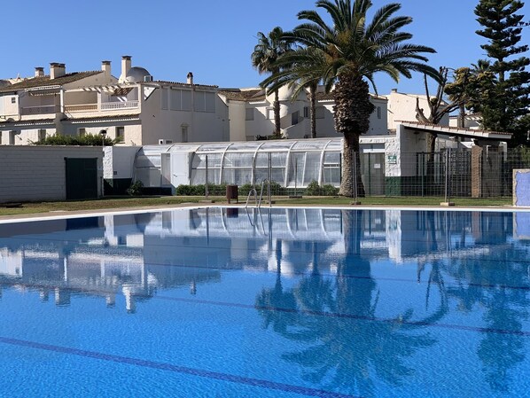 Innenpool, Außenpool