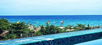 The Palms Resort & Bar