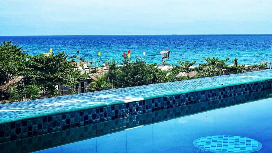 The Palms Resort & Bar
