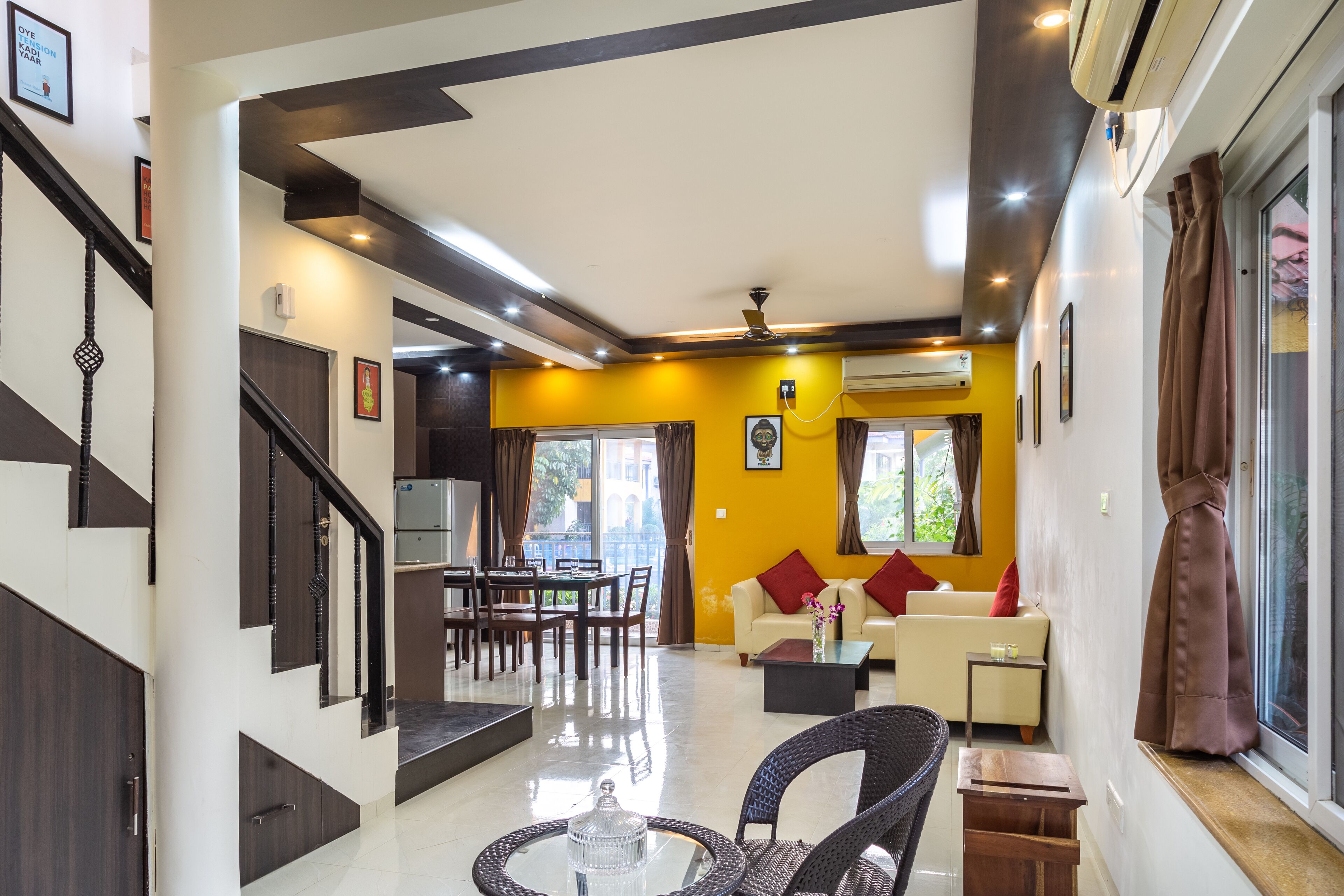 Elite-Villa, eingeschränkter Meerblick, Meerseite | Wohnbereich | Flachbildfernseher