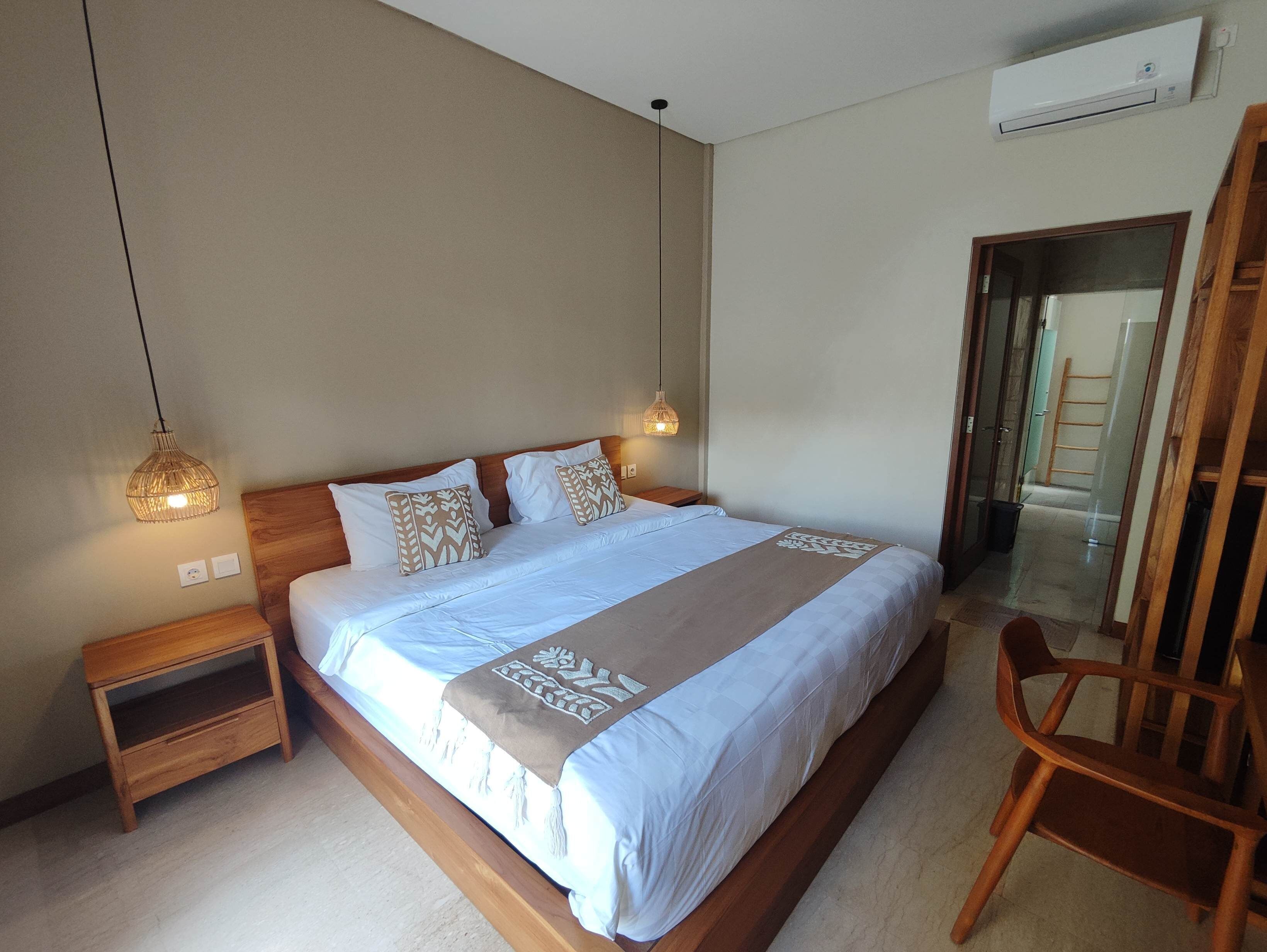 Deluxe-Zimmer, 1 King-Bett | Zimmersafe, Schreibtisch, Bügeleisen/Bügelbrett, kostenloses WLAN