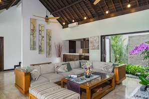 32-inch LED TV with cable channels, TV