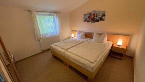 2 Schlafzimmer, Schreibtisch, Rollstuhlgeeignet