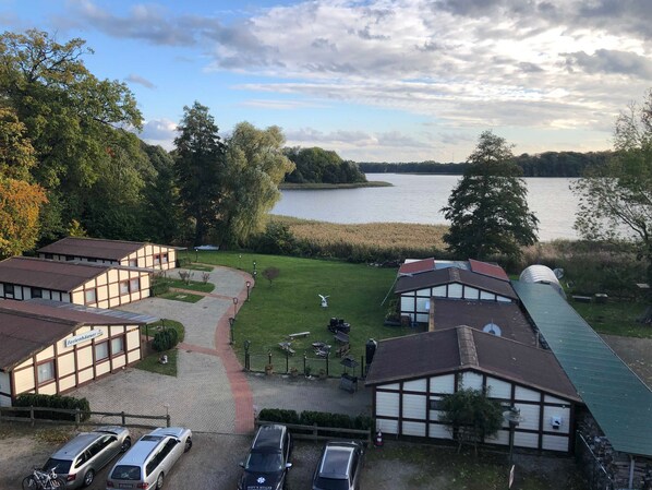 Unclassified image, 1 of 24, button