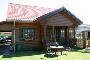 Outdoor dining - Mümmelkensee - Finnish log house & round log house (Ückeritz)