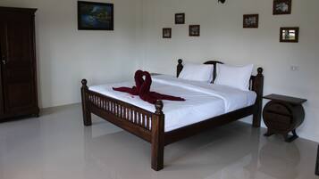 Villa | In-room safe, laptop workspace, soundproofing, rollaway beds