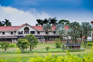 Courtyard - Shin Kong Chao Feng Ranch And Resort (Fenglin)