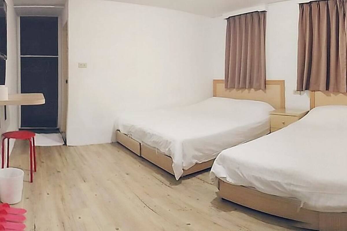 Blackout curtains, soundproofing, free WiFi, bed sheets