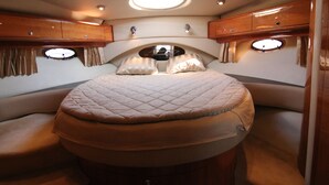 Suite (Secret - Private Yacht Stay)