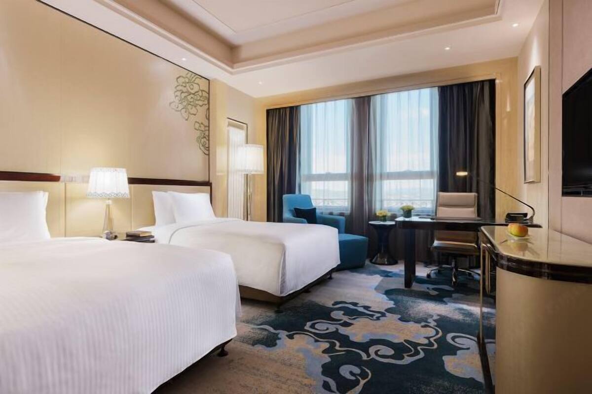 1 chambre, minibar, coffres-forts dans les chambres, bureau