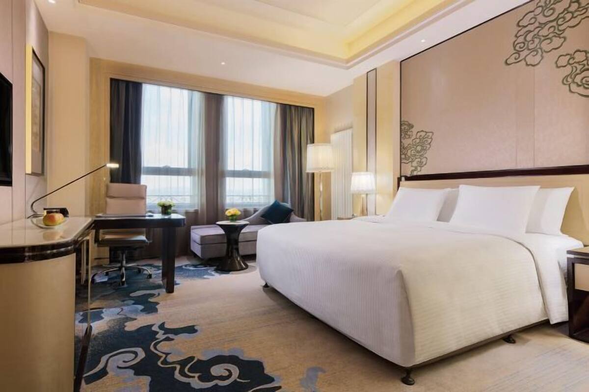 1 chambre, minibar, coffres-forts dans les chambres, bureau