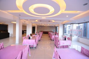 Bao gồm bữa sáng buffet hàng ngày 