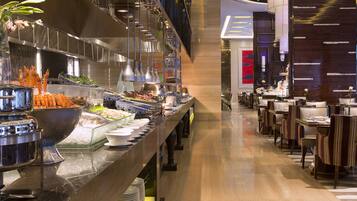 2 restaurantes; se sirven desayunos