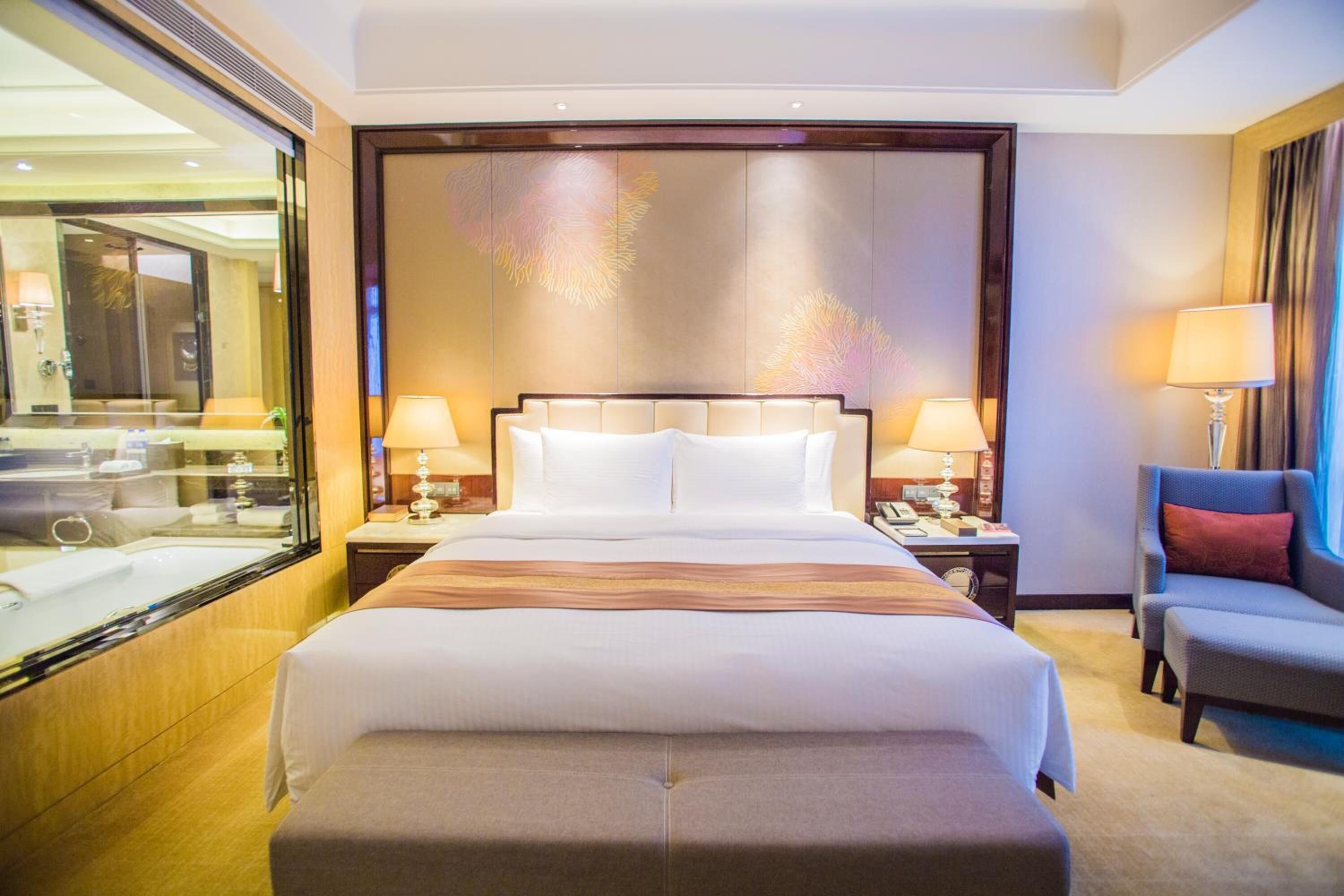 minibar, in-room safe, desk, blackout curtains