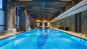 Indendørs pool