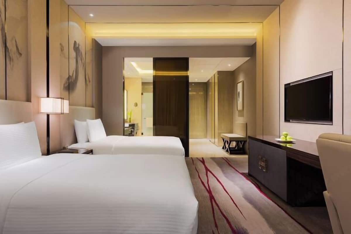 Minibar, in-room safe, desk, blackout curtains