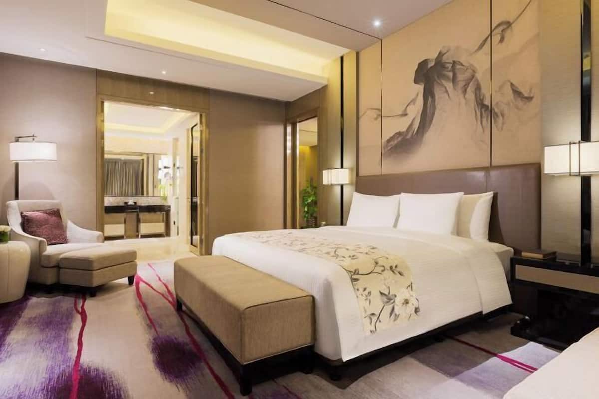 Minibar, in-room safe, desk, blackout curtains